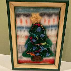 Árbol de Navidad de fieltro enmarcado a mano de 6'' x 4,5'', decoración de árbol de Navidad de lana de fieltro para las fiestas, regalos de fieltro con aguja seca para ella