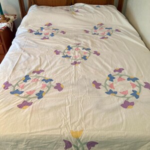 Vintage Floral Applique Bed Cover Quilt Stitched Fabric Cottagecore Home Decor 74”x88”