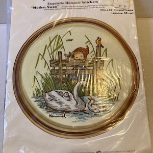 1976 Vintage Paragon Needlecraft Hummel Stitchery Mother Swan NEW, Vintage Crewel Embroidery Kit from Paragon, Made in USA