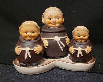 Vintage Goebel Friar Tuck stuk zout, peper en suiker.
