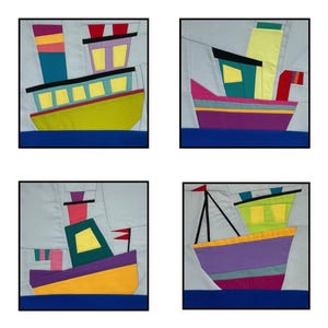 Könnte beinhalten: Ein Set aus vier quadratischen Stoff-Quiltblöcken mit bunten, zusammengesetzten Bootsmotiven. Jeder Block zeigt ein anderes Schiff in den Farben Limettengrün, Violett, Gelb und Blaugrün vor einem hellgrauen Hintergrund mit dunkelblauem Rand.