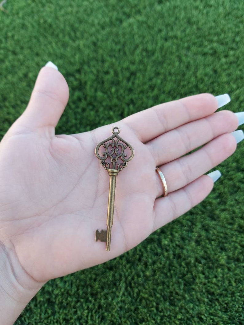 6 Assorted Antiqued Bronze Skeleton Keys Etsy