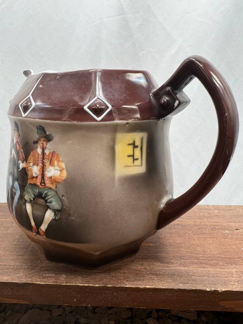 Bavarian Creamer with Peasant Musicians 1920s Royal Bayreuth Deponiert image 9
