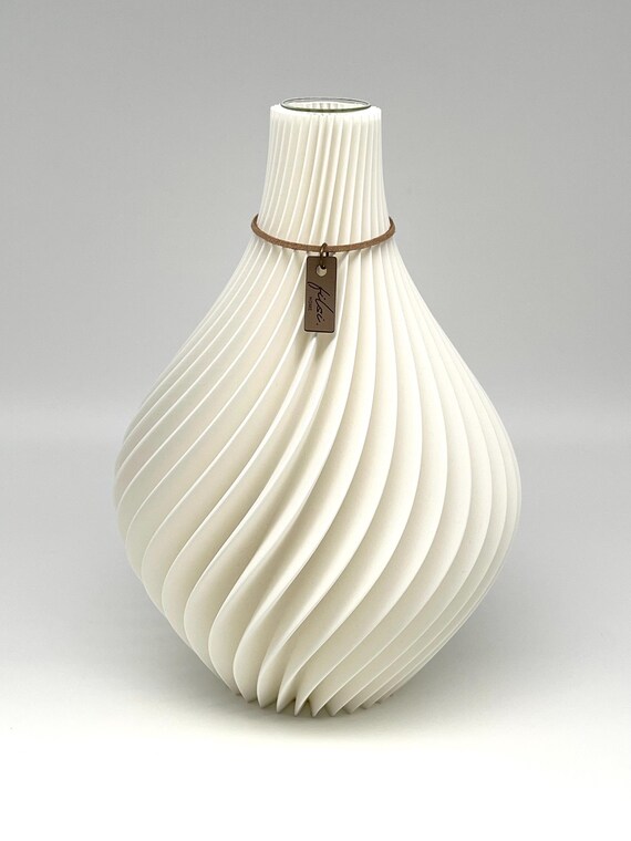 Filsi Home | 3D Druck Vase Nuvia | nachhaltig | Blumenvase | Dekovase | tiefe Rillen | einzigartige Optik | Made in Germany