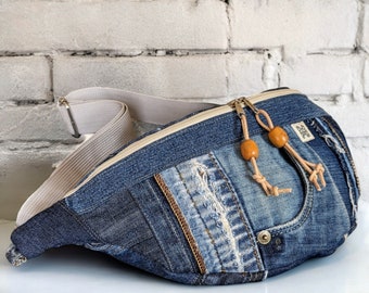 Bauchtasche aus Jeans für Damen / Gürteltasche aus recycelter Jeans im Patchwork-Design /Jeans Bum Bag mittelgroß / Upcycling Jeanstasche
