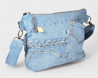 Small jeans bag light blue / upcycling shoulder bag made of recycled jeans / jeans crossbody bag patchwork design