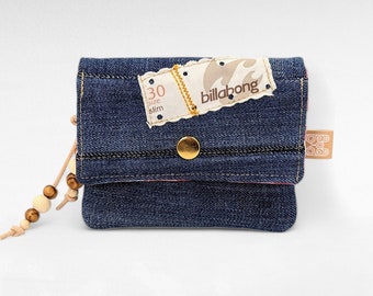 Small upcycling denim patchwork wallet for men and women // pretty gift idea with sustainability guarantee