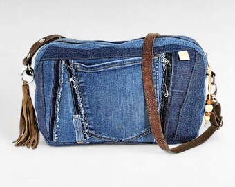 Cambag style jeans bag with vintage leather shoulder strap / Sustainable jeans bag in a patchwork look / Square handbag jeans