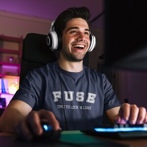 Fuse Time To Lock N&#39; Load Apex Legends Inspired Unisex T-shirt l Great Gift for Gamers