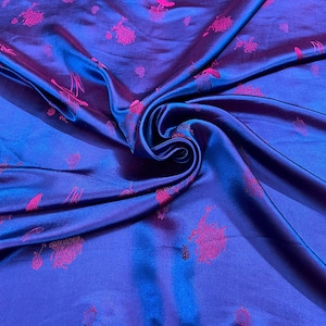 PURE MAULBERRY SEIDE Stoff Meterware - Florale Muster Seide - Biofaser - Seidenbekleidungsstoff - Geschenk für Frauen - Blaue und rosa Seide