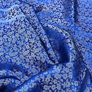 REINE MAULBEERSEIDE Stoff Meterware - Blaue Seide mit Blumenmuster - Handgemachter Seidenstoff - Kleider machen - Geschenk für sie - Seide zum Nähen