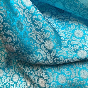 MAULBEERSEIDE Stoff Meterware - Blaue Seide mit Blumenmuster - Geschenk für Sie - Seide zum Nähen - Seidenbekleidungsstoff