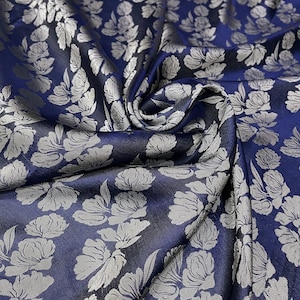 REINER Maulbeerseidenstoff - Blaue Seide mit weißer Blume - Handgemachter Seidenstoff - Biofaser - Kleidung nähen - Geschenk für Sie