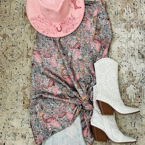 western print skirt, cowgirl skirt, print skirt, western skir, boho skirt, bandana skirt, bandana outfit, vintage skirt