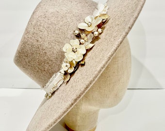 Haferflocken braun Fedora, elegante Fedora, Braut Strass Fedora, elegante Braut Hut, Strass Panama Hut, Pailletten Fedora, Blumen Hut