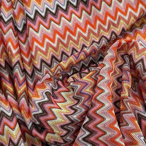 Zick-Zack-Strickstoff, orangefarbener elastischer Jersey, Luxusstoff, italienischer Zick-Zack-Strickstoff, Shimmer Chevron-Strickstoff