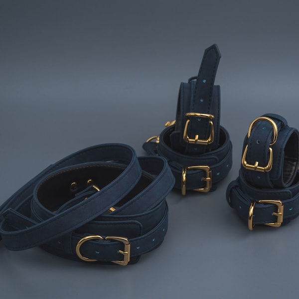 Navy blau Fesselset, Fesselset mit Hardware in gold, Leder Bondage Set, Fußfesseln, Halsband und Leine, Premium Fesselset, Zahnungsset