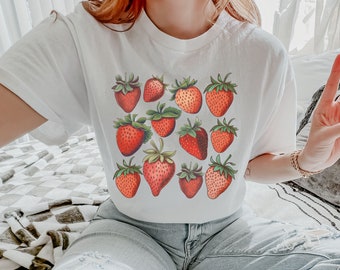 Strawberry Shirt | Cottagecore Shirt | Gardening T-shirt | Strawberry Tops | Botanical Shirt | Aesthetic Clothing | Summer Clothing