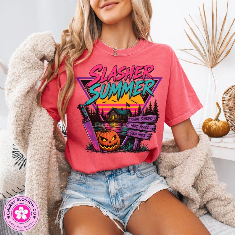 Camiseta de verano estilo slasher, camiseta retro de campamento de terror, Halloween de los 80, camiseta de verano/verano, camiseta de campamento espeluznante, camiseta con estética slasher vintage Crunchberry