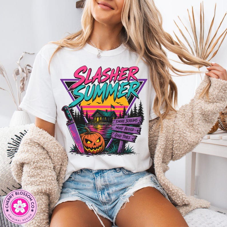 Camiseta de verano estilo slasher, camiseta retro de campamento de terror, Halloween de los 80, camiseta de verano/verano, camiseta de campamento espeluznante, camiseta con estética slasher vintage White