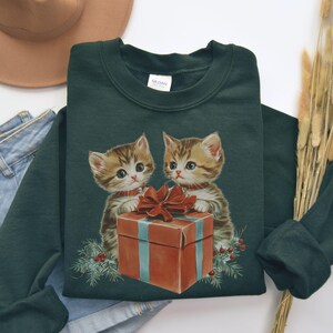 Retro 90&#39;s Christmas Sweatshirt, Cute Cat Christmas Sweatshirt, Vintage Christmas Crewneck, Cat Lover Christmas, Funny Cat Lady Sweatshirt