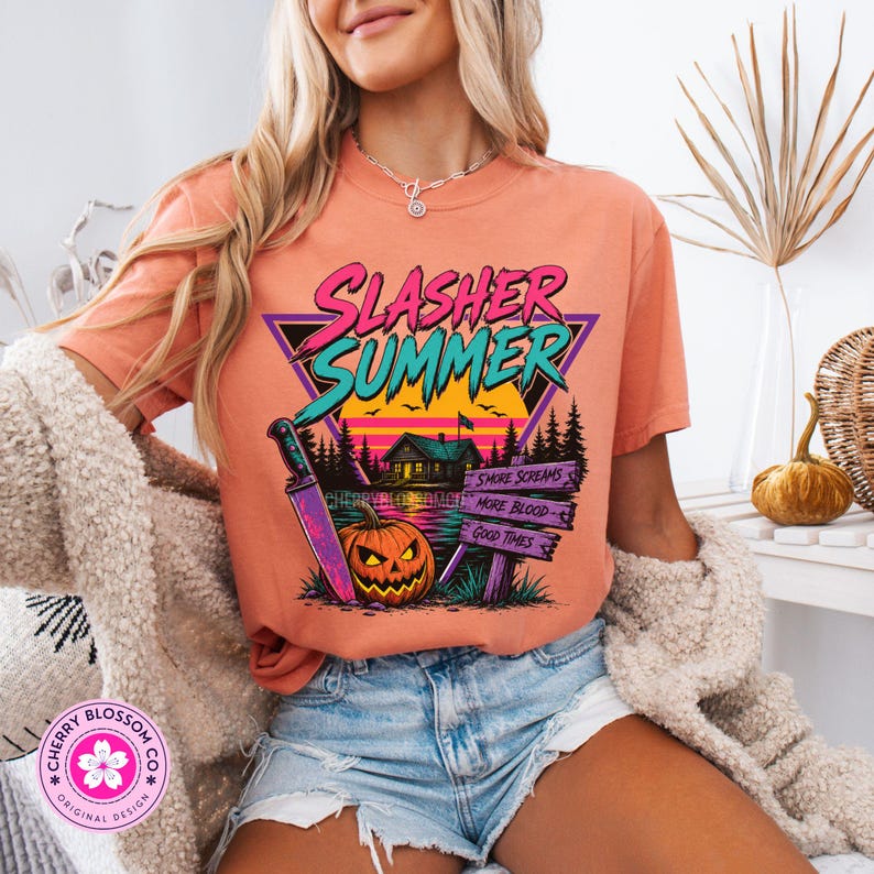 Camiseta de verano estilo slasher, camiseta retro de campamento de terror, Halloween de los 80, camiseta de verano/verano, camiseta de campamento espeluznante, camiseta con estética slasher vintage imagen 11