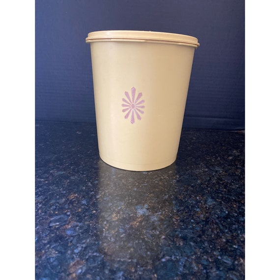 Tupperware Canister 807-8 Yellow 12 Cup Canister With Lid 7 1/2