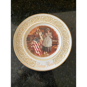 Betsy Ross Avon Collectible 8&quot; Gold Rimmed Plate, 1973