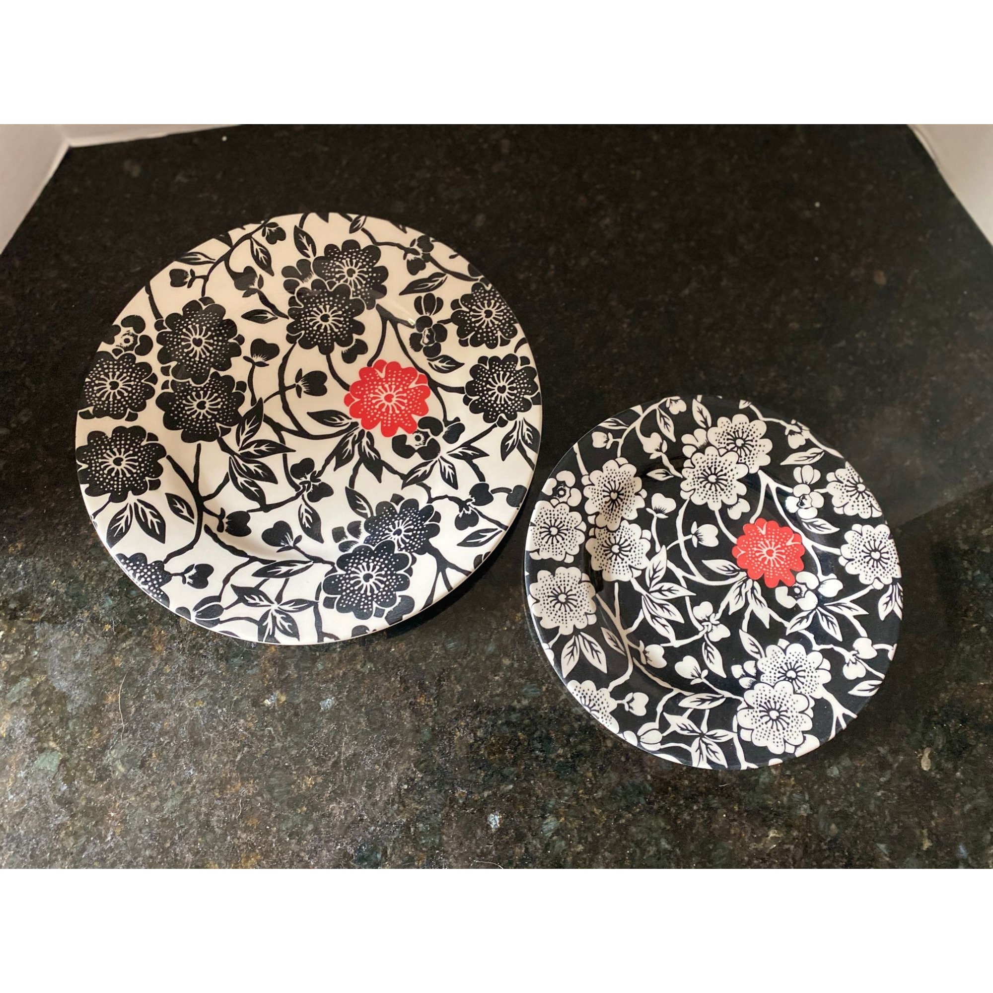Queen's by Churchill Black/white With Red Flower Plates, 1 Dinner