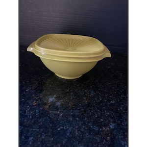 Tupperware Avocado Green #840-4 Miska i pokrywka Servalier