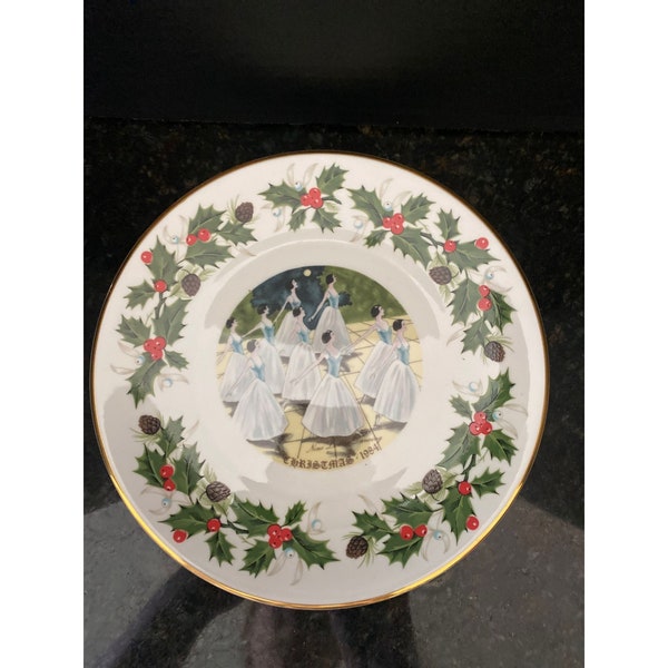 Royal Grafton " Twelve Days of Christmas" Plate, Nine Ladies Dancing, 1984