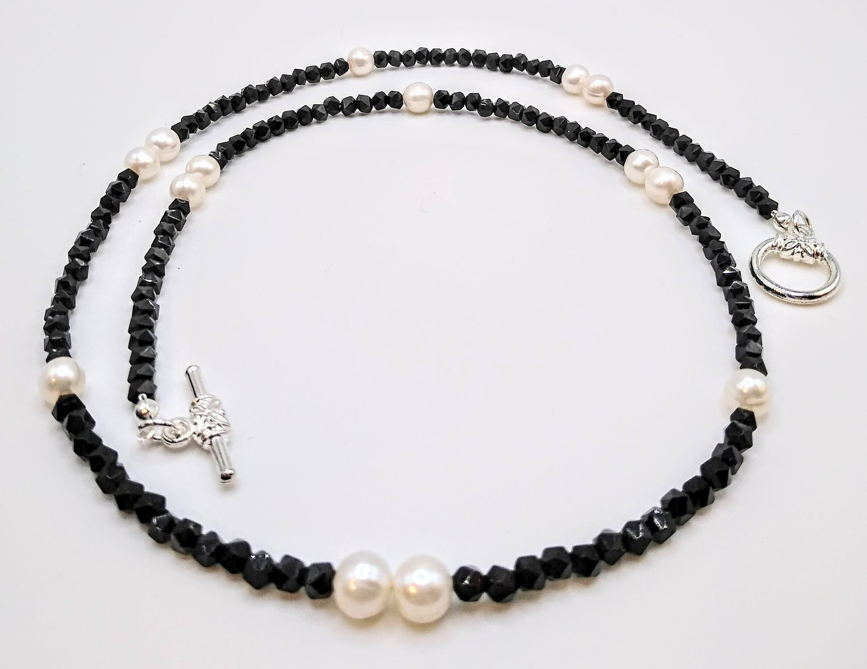 ブレスレット LESS IS MORE onyx bead necklace Minamalist Black Onyx Beaded Necklace With White Freshwater