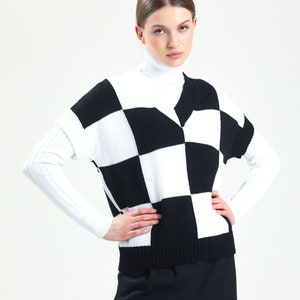 Wednesday Addams Jenna Handknit Black and White Sweater Vest Oversize Blocked Sweater Gothic Chequered Rock Outfit 90's Punk PREORDER