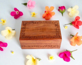 Handcrafted Rosewood Cremation Urn: Personalized Memorial Box