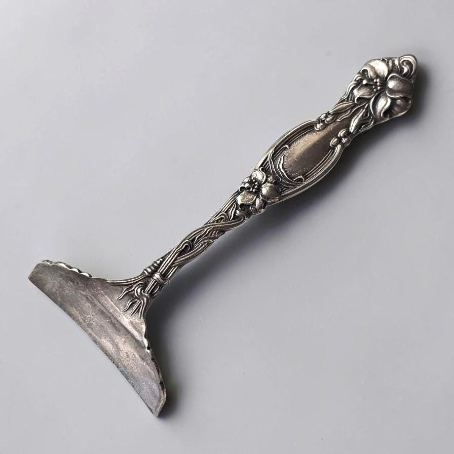 Whiting Lily - Etsy