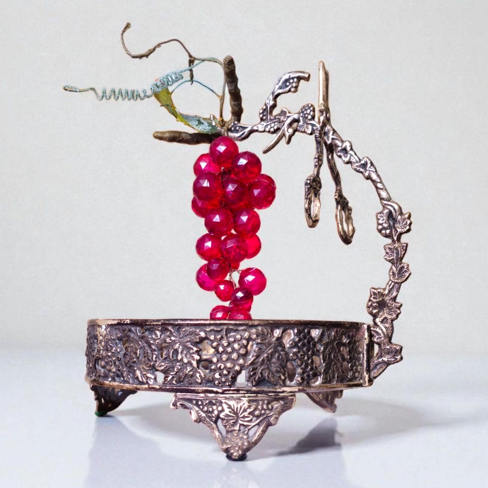 Victorian Grape Stand With Scissors - Etsy