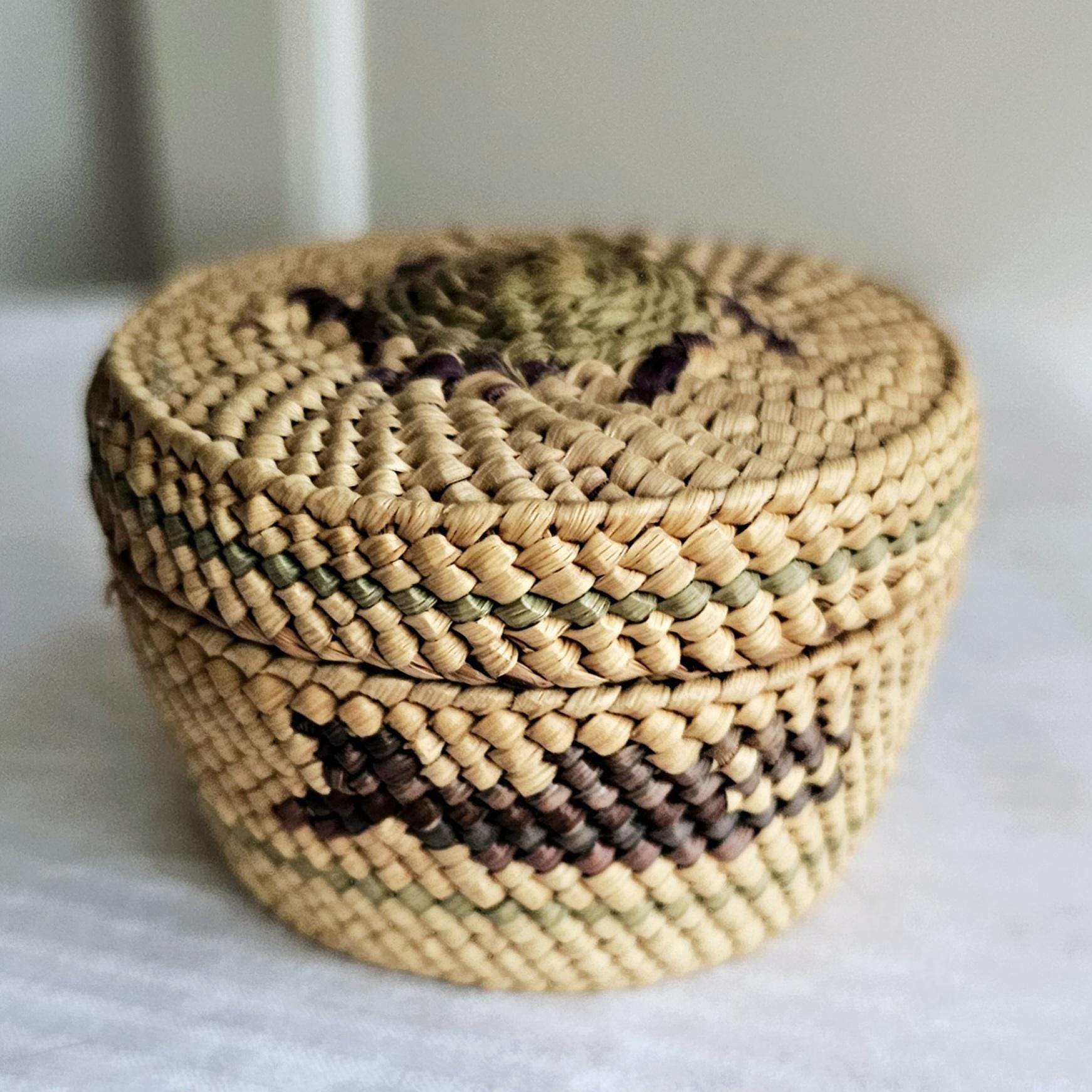 Vintage Makah Cedar Bark Basket With Lid, Nootka Whale Motif, Pre