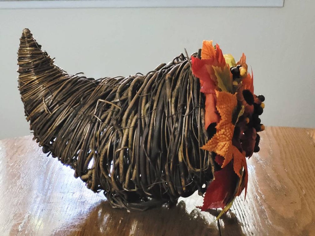 CENTERPIECE Grapevine Cornucopia Basket Vintage Horn of Plenty Etsy