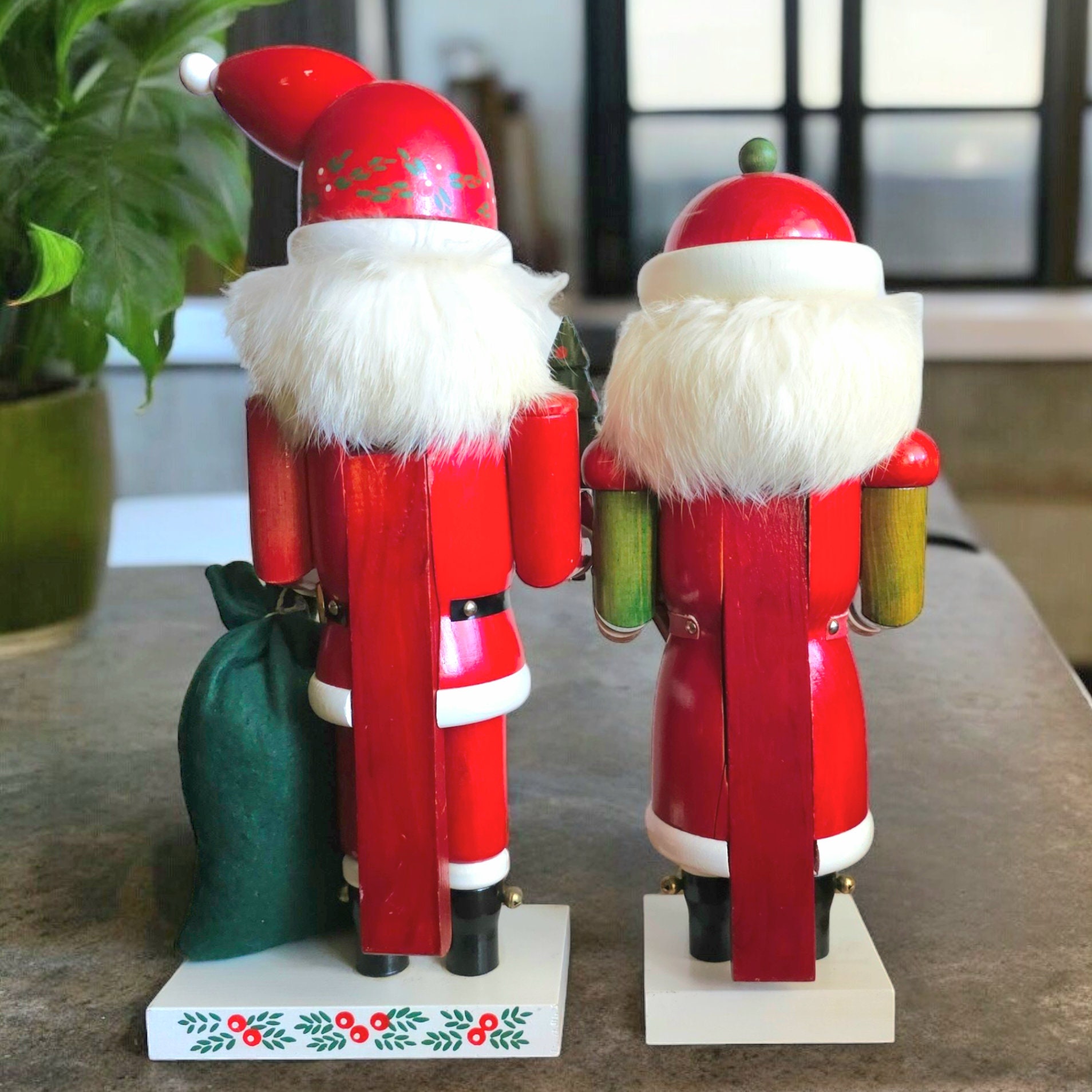 サンタクロース夫妻の人形 ドイツからのサンタクロース夫妻のくるみ割り人形 - Etsy 日本