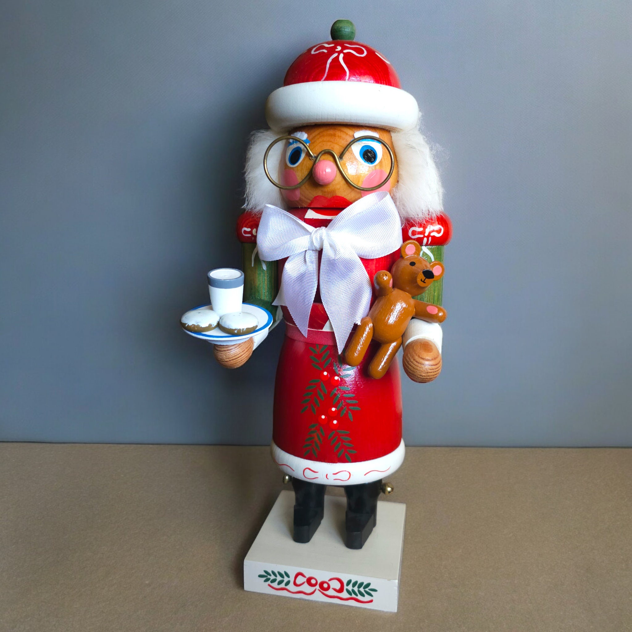 サンタクロース夫妻の人形 il_1080xN.6142761905_g1mi.jpg