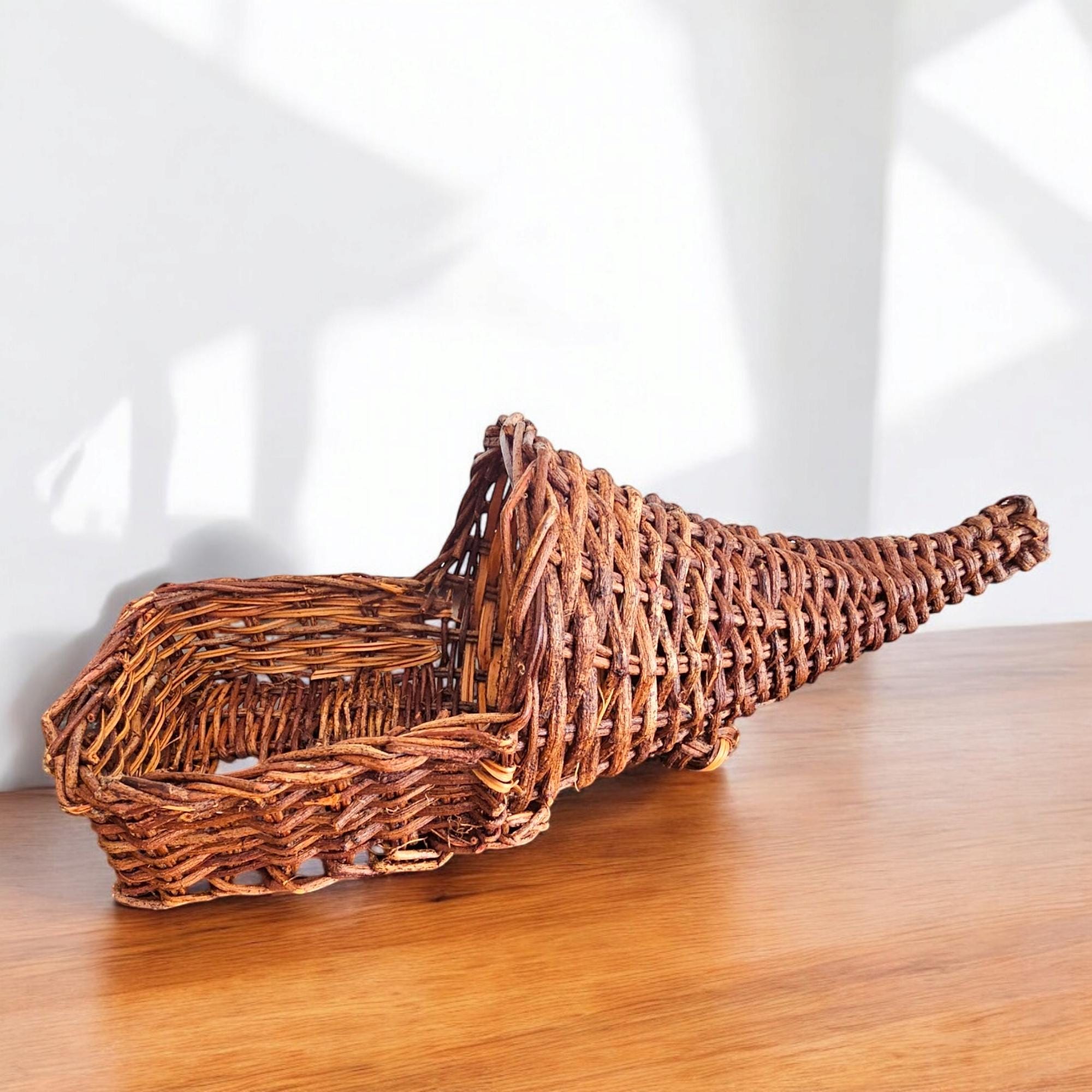 12" Wicker Cornucopia Basket with Platform