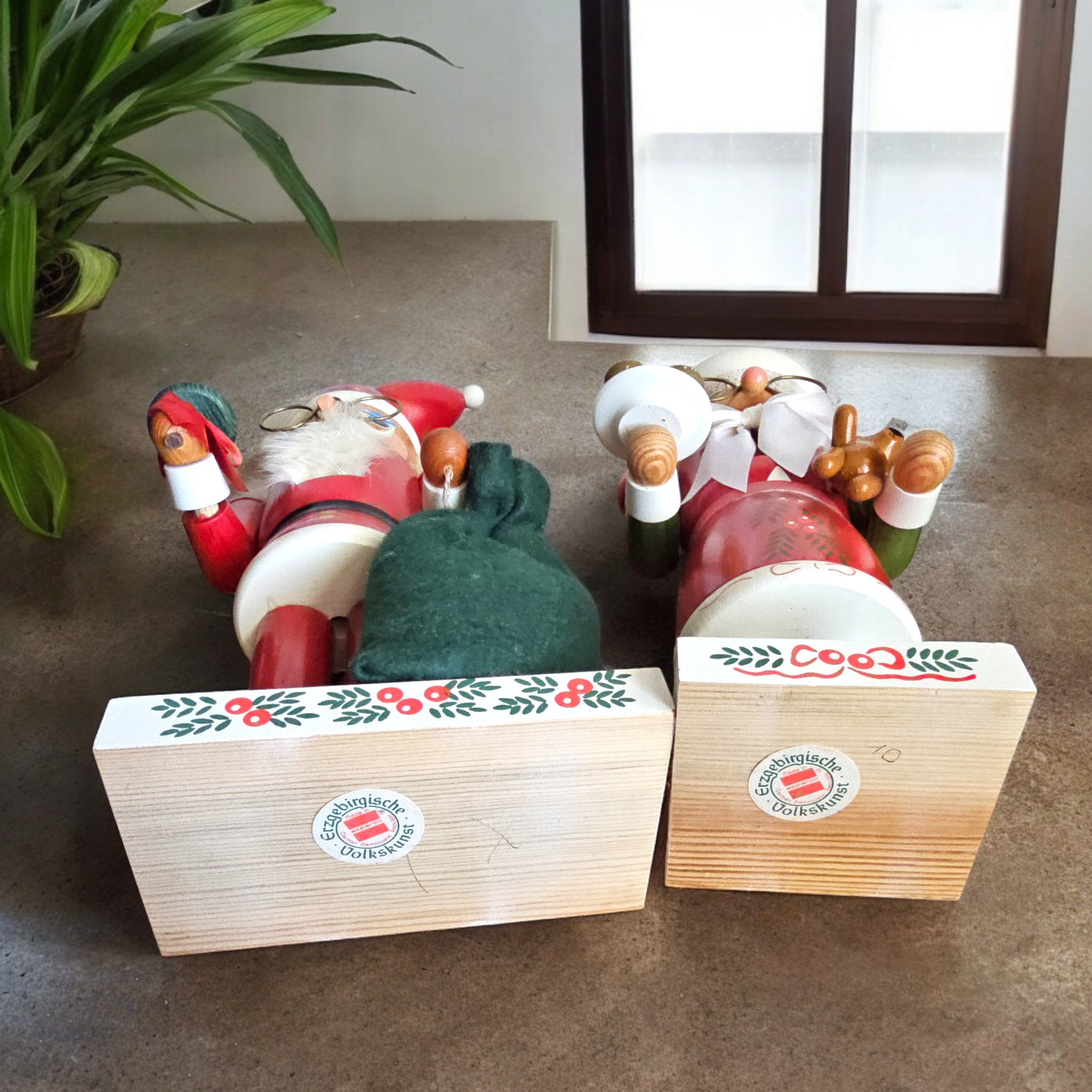 サンタクロース夫妻の人形 ドイツからのサンタクロース夫妻のくるみ割り人形 - Etsy 日本