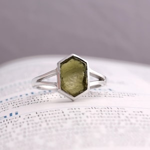 Hexagon Raw Moldavite Ring, 925 Sterling Silver Split Shank Band, Statement Ring, Green Tektite Ring, Solitaire Handmade Ring, Gift For Her