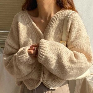 loose ins style cropped cardigan