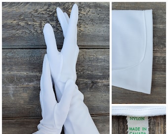 Oh So Elegante 40s/50s Stulpenhandschuhe in Weiß. Mittel 17 - 18 cm