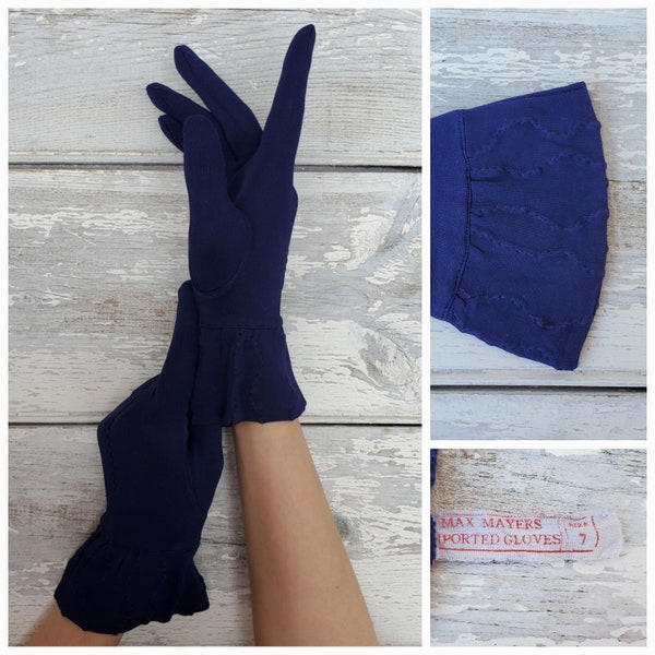 1940s Gauntlet Gloves in Navy.  Small/Medium 6 - 7