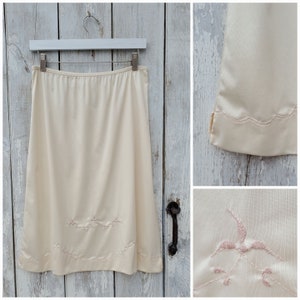 She's A Peach 1970s Embroidered Slip/Skirt     Medium