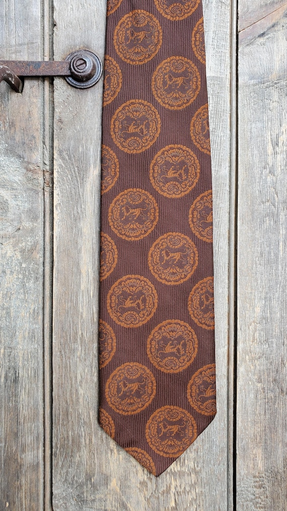 1970s Medallion Necktie by "Guardsman" View 3