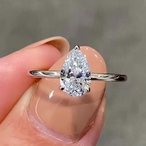 1.5 Ct Pear cut Moissanite Engagement Ring 14k Solid White Gold Solitaire Halo Moissanite Diamond Wedding Ring Promise Ring Anniversary Ring