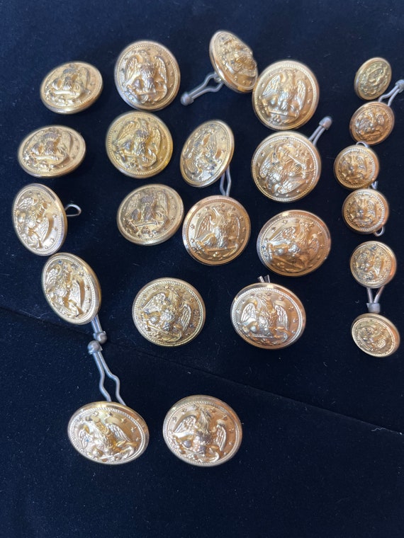 US navy officers gold buttons.